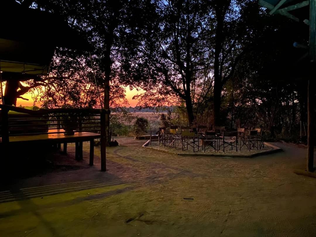 Askiesbos - Samochima Bush Camp Shakawe ภายนอก รูปภาพ